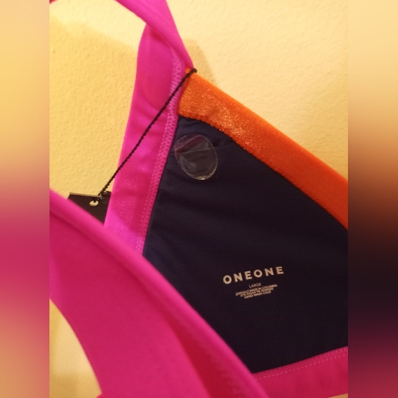 One One Kameron Top - Picture 4 of 5